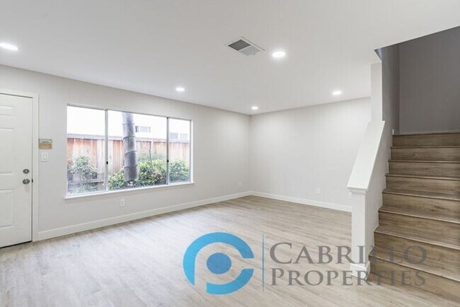 4776 Bancroft St San Diego, CA 92116 photo 4