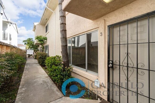 4776 Bancroft St San Diego, CA 92116 photo 2
