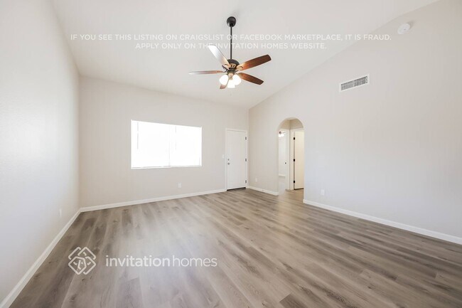 10212 N 88th Dr Peoria, AZ 85345 photo 3