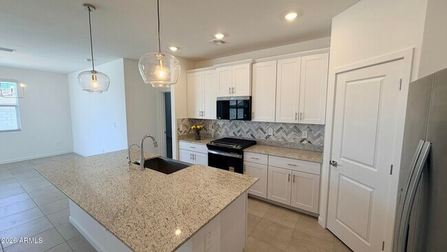 37043 W Vera Cruz Dr Maricopa, AZ 85138 photo 2