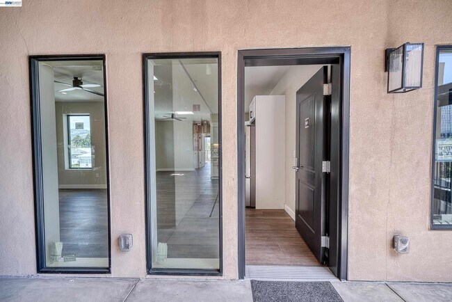 4202 Telegraph Ave Oakland, CA 94609 photo 2