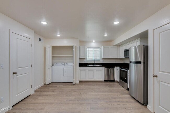505 E 9th Ave Apache Junction, AZ 85119 photo 2