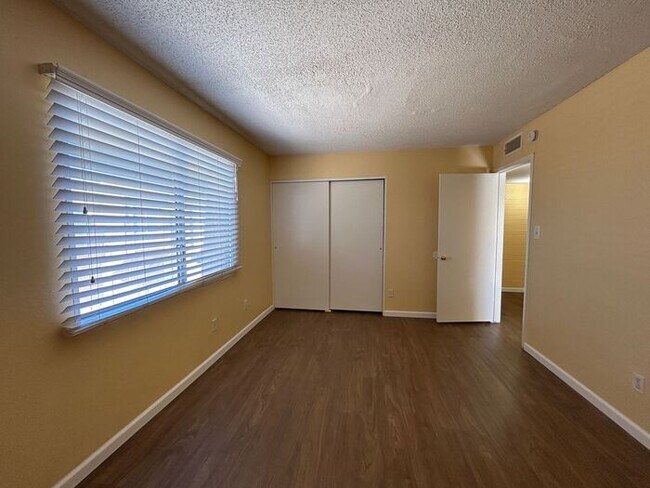 4204 S 47th St Phoenix, AZ 85040 photo 5