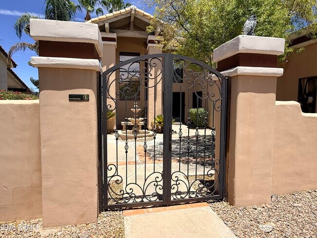 1406 E Tierra Buena Ln Phoenix, AZ 85022 photo 2