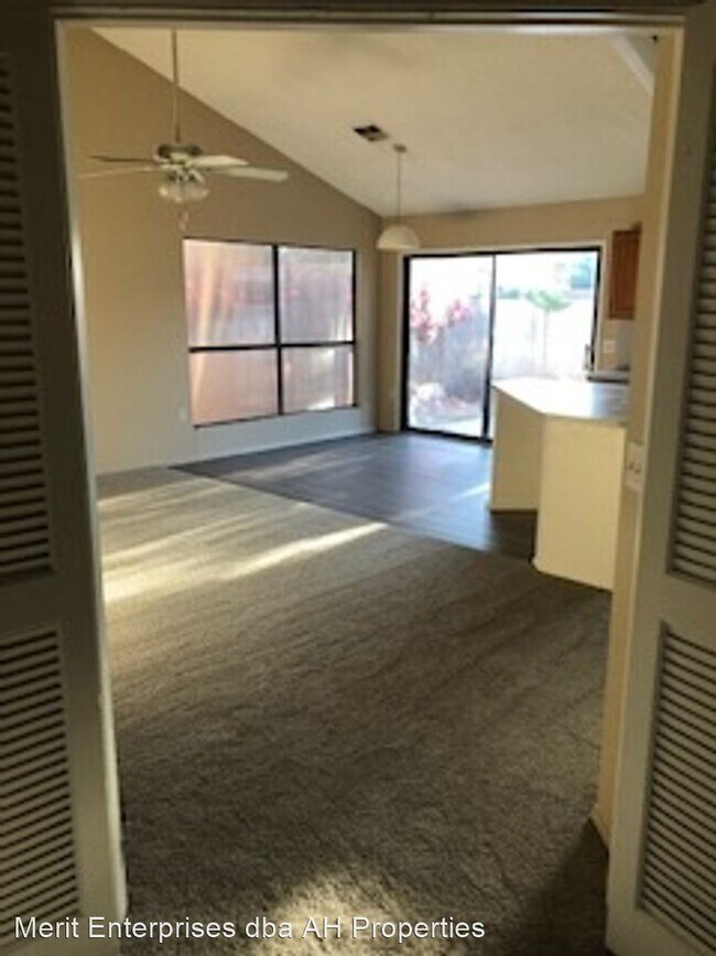 526 N Quartz St Gilbert, AZ 85234 photo 3
