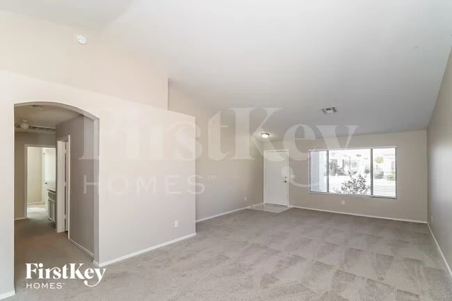 11243 W Diana Ave Peoria, AZ 85345 photo 3