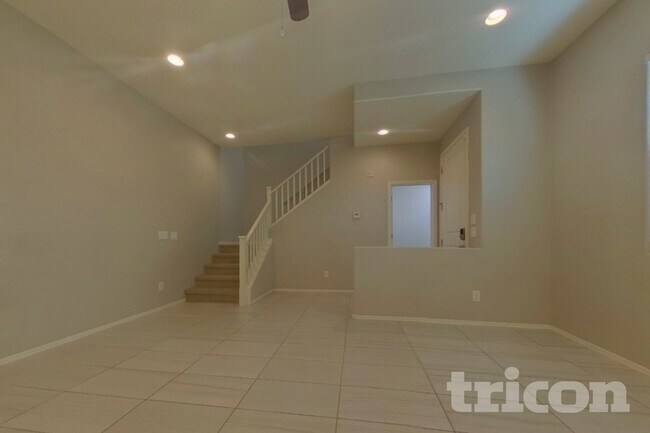 14989 W Wilshire Dr Goodyear, AZ 85395 photo 2