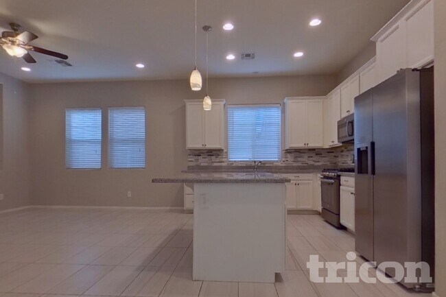 14989 W Wilshire Dr Goodyear, AZ 85395 photo 5