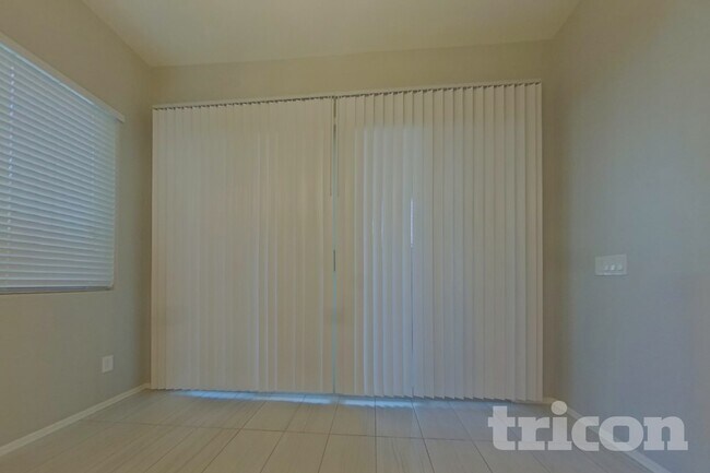 14989 W Wilshire Dr Goodyear, AZ 85395 photo 4
