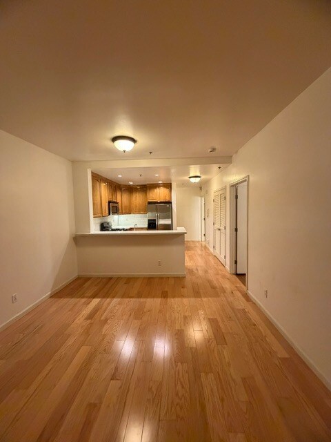 6521 San Pablo Ave Oakland, CA 94608 photo 3