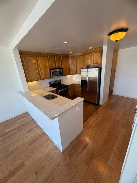 6521 San Pablo Ave Oakland, CA 94608 photo 4