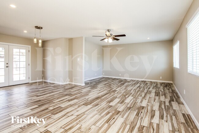 2133 E Larkspur Dr Phoenix, AZ 85022 photo 3