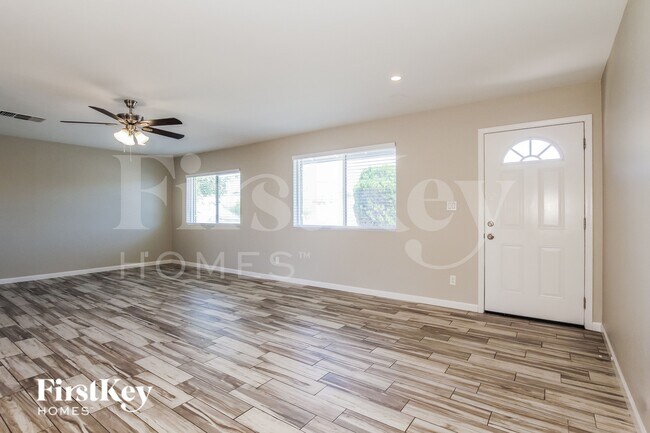 2133 E Larkspur Dr Phoenix, AZ 85022 photo 5