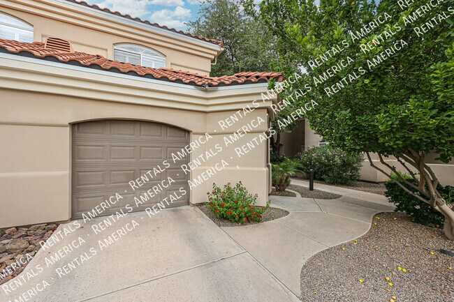 8653 E Royal Palm Rd Scottsdale, AZ 85258 photo 2