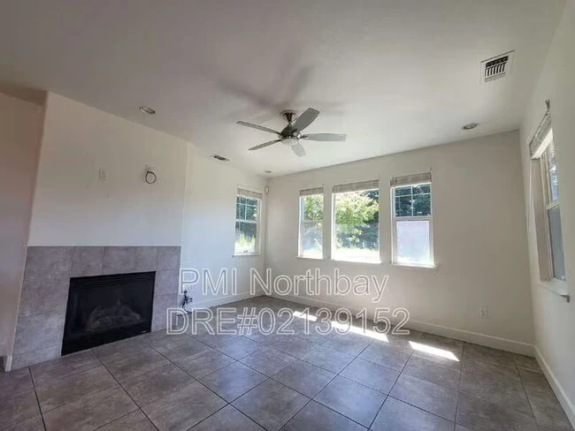 481 Lexington Dr photo 5