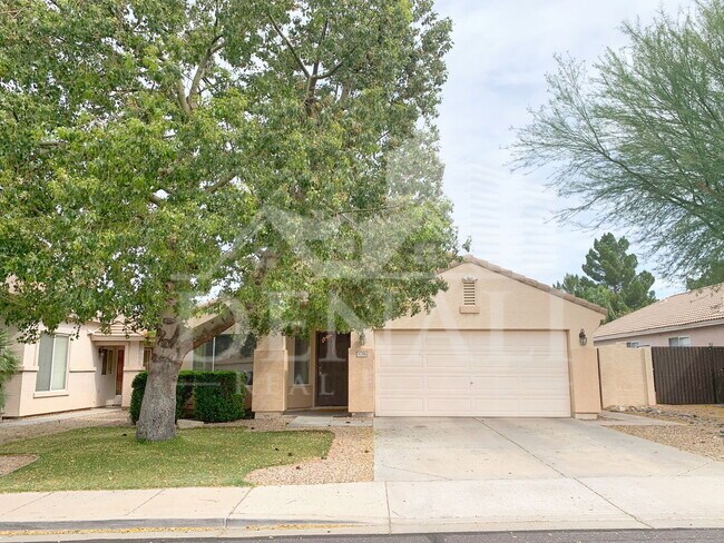 5758 E Garnet Ave photo 2