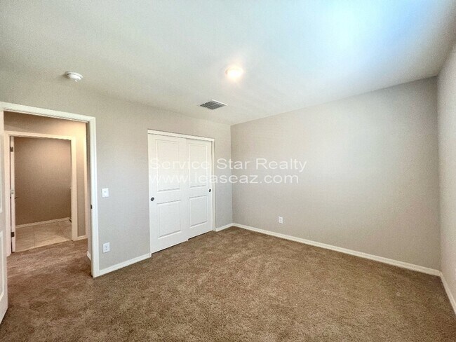 3932 S 81st Glen Phoenix, AZ 85043 photo 5