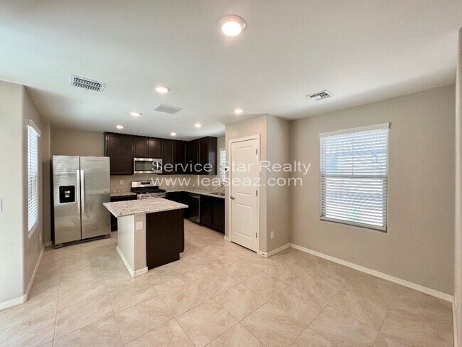 3932 S 81st Glen Phoenix, AZ 85043 photo 3