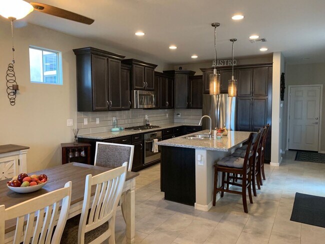 2266 S Annie Ln Gilbert, AZ 85295 photo 4