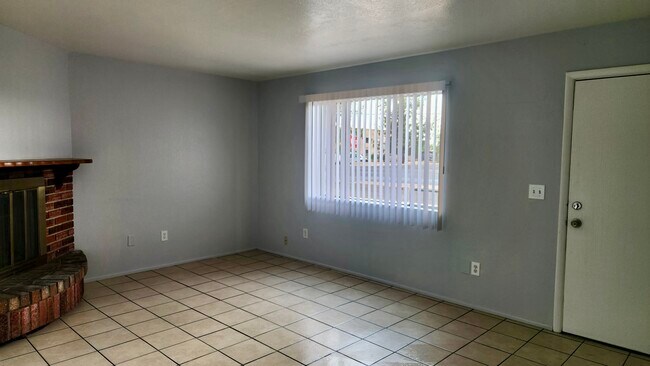 6703 N 27th Ave Phoenix, AZ 85017 photo 4