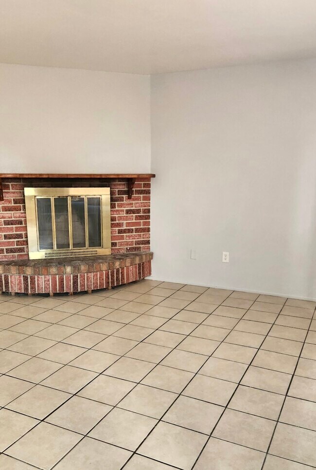 6703 N 27th Ave Phoenix, AZ 85017 photo 5
