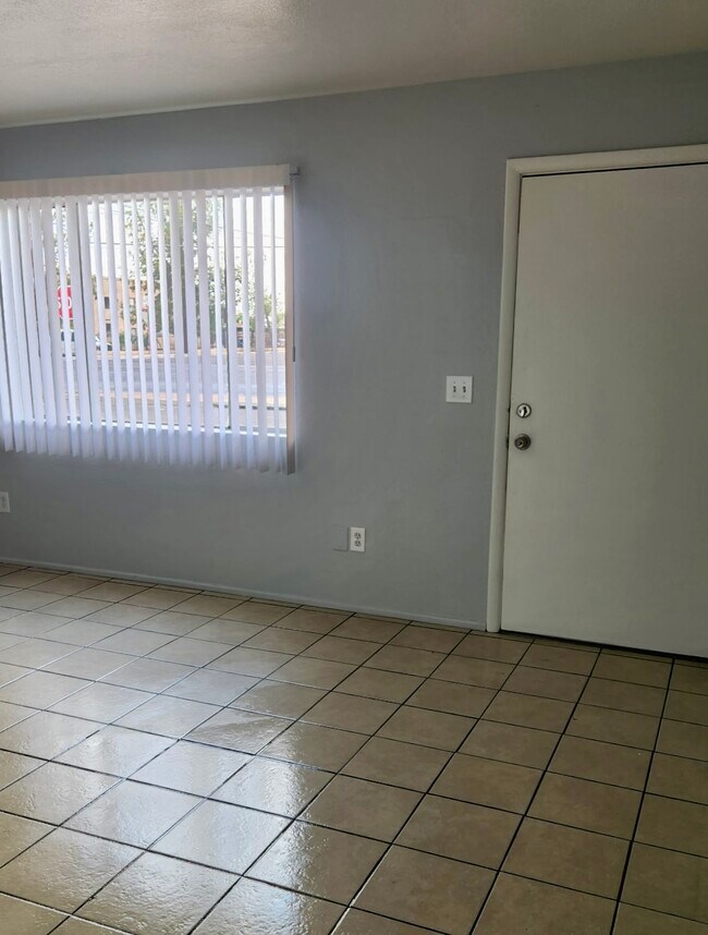 6703 N 27th Ave Phoenix, AZ 85017 photo 3