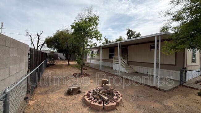 2067 E Charleston Ave photo 2