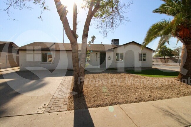 6649 W Cypress St Phoenix, AZ 85035 photo 2
