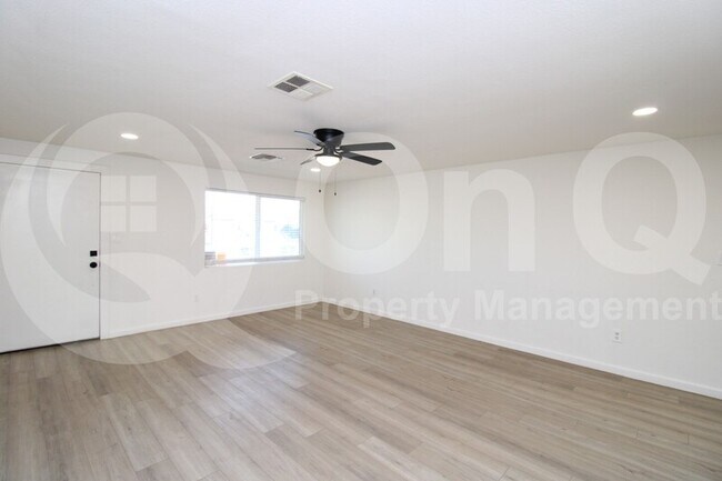6649 W Cypress St Phoenix, AZ 85035 photo 5