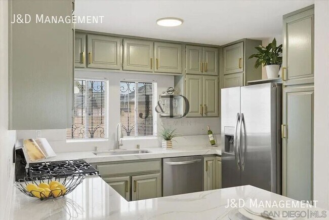 431 Sampson St San Diego, CA 92113 photo 3