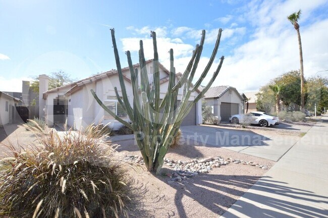 1023 W Chilton Dr Tempe, AZ 85284 photo 2