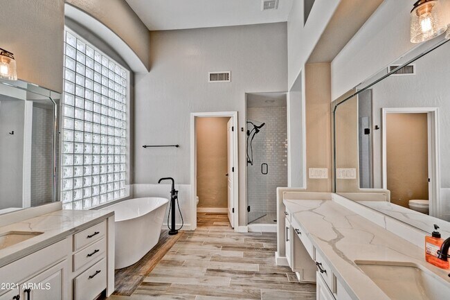 13059 E Poinsettia Dr photo 5