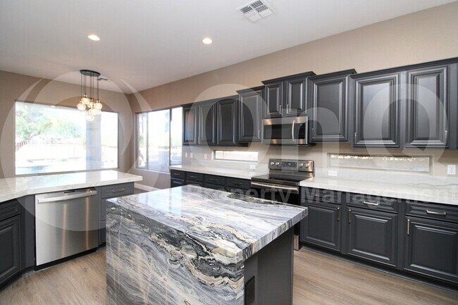 6586 S Crestview Dr Gilbert, AZ 85298 photo 4