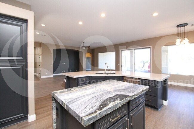 6586 S Crestview Dr Gilbert, AZ 85298 photo 5