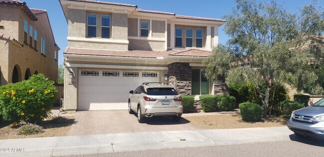3318 E Los Gatos Dr photo 2