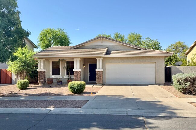 1341 E Strawberry Dr