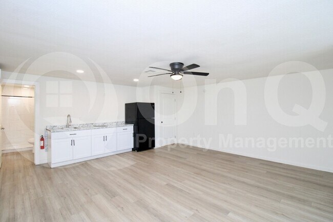 6649 W Cypress St Phoenix, AZ 85035 photo 3