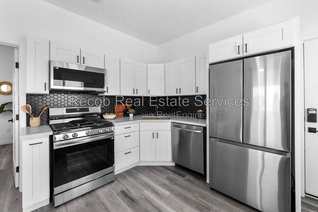 5116 69th St San Diego, CA 92115 photo 3