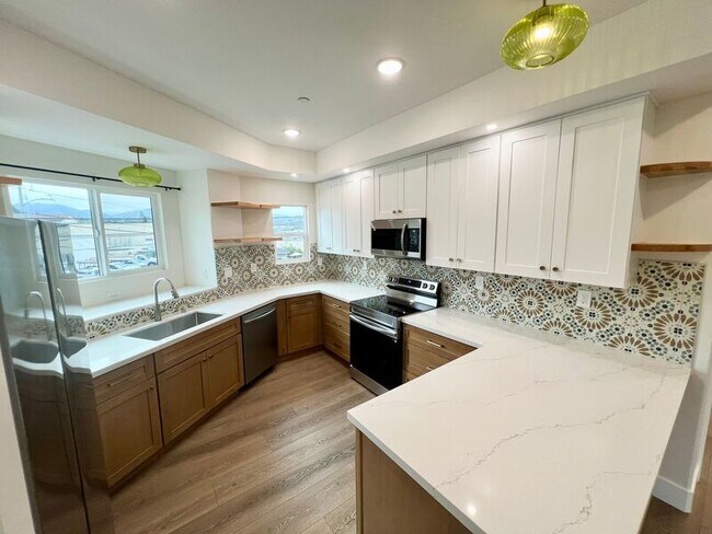 669 Townsite Dr Vista, CA 92084