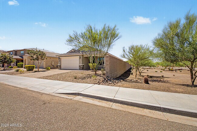 13205 W Claret Cup Rd Peoria, AZ 85383 photo 5