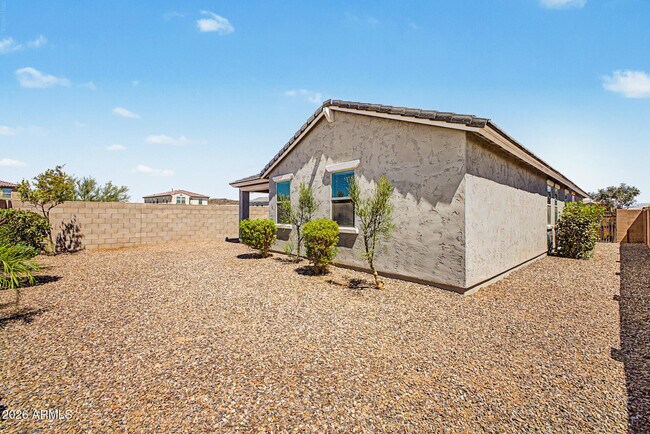 13205 W Claret Cup Rd Peoria, AZ 85383 photo 4