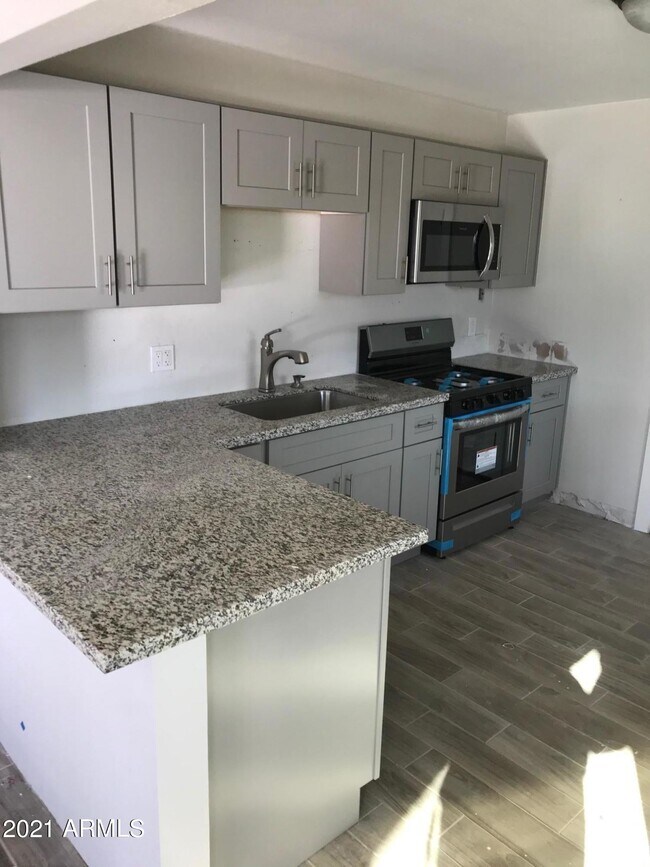 1154 E Tempe Dr Tempe, AZ 85288 photo 2