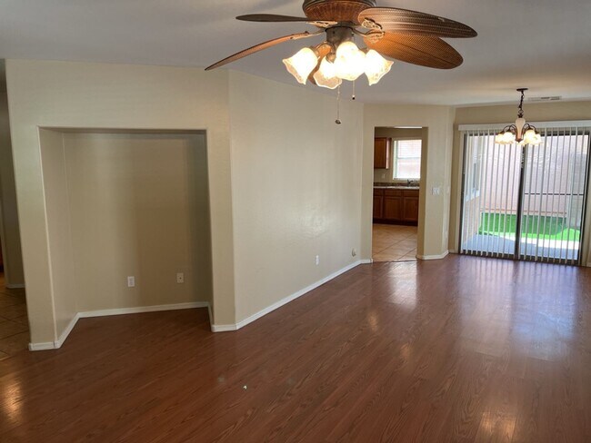 2547 E Bart St Gilbert, AZ 85295 photo 3