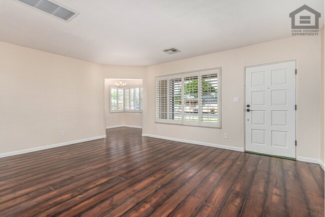 2807 N 8th Ave Phoenix, AZ 85007 photo 4