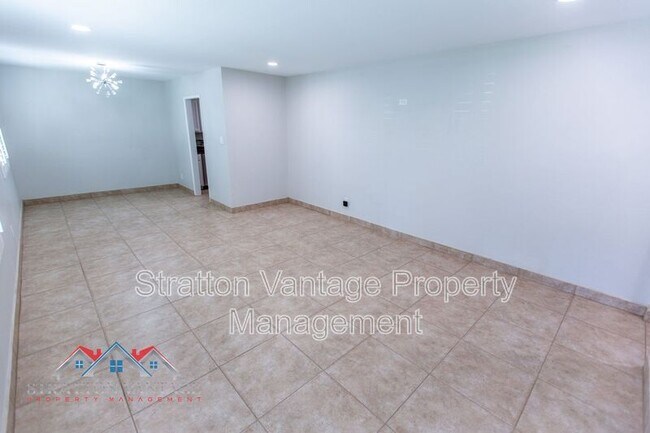 1320 E Palo Verde Dr Phoenix, AZ 85014 photo 4