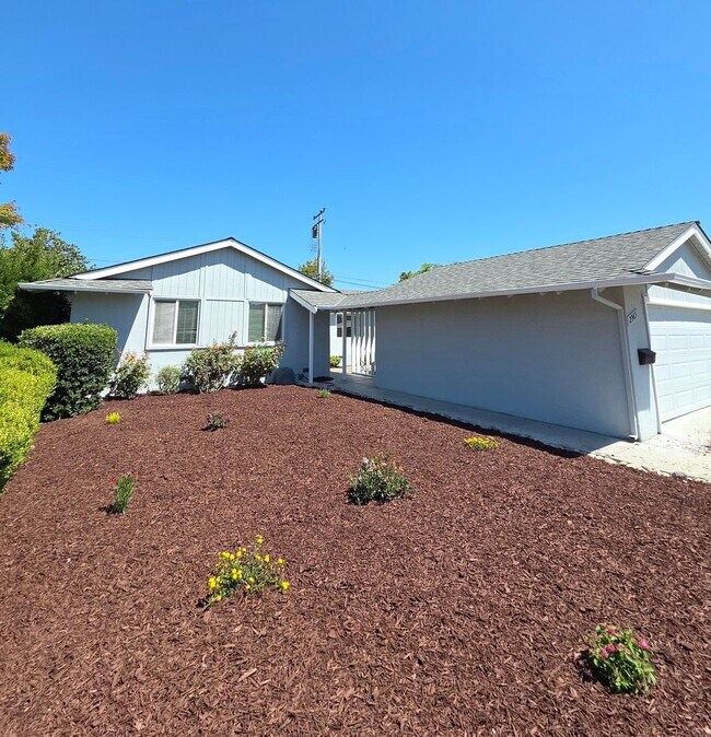 Fantastic 3 Bedroom, 2 Bath Home In Santa Clara With Upgrades Galore! photo 2