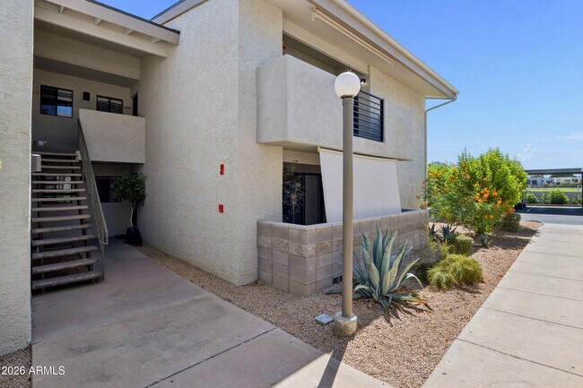 6480 N 82nd St Scottsdale, AZ 85250 photo 2