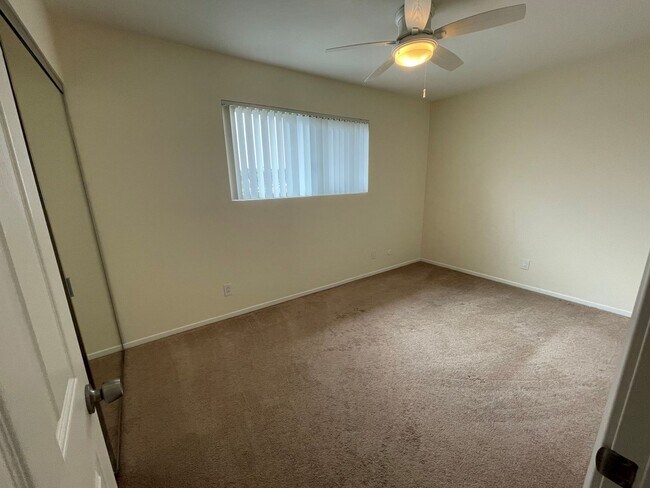 4875 Cole St San Diego, CA 92117 photo 4