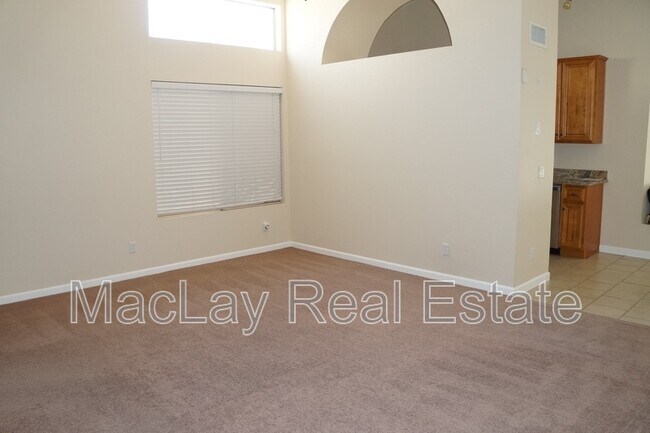240 S Laveen Dr Chandler, AZ 85226 photo 4