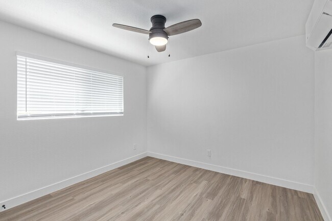 107 W Broadway Rd Tempe, AZ 85282 photo 4